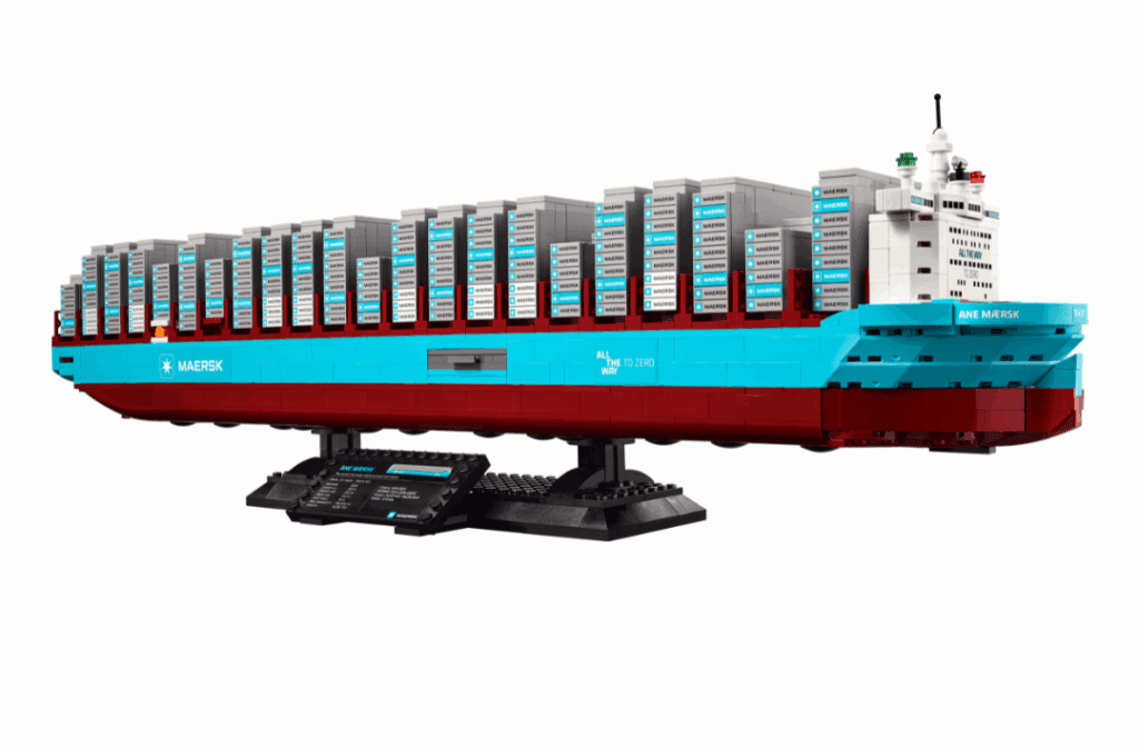 LEGO Maersk 2026 contenedores en cubierta del modelo