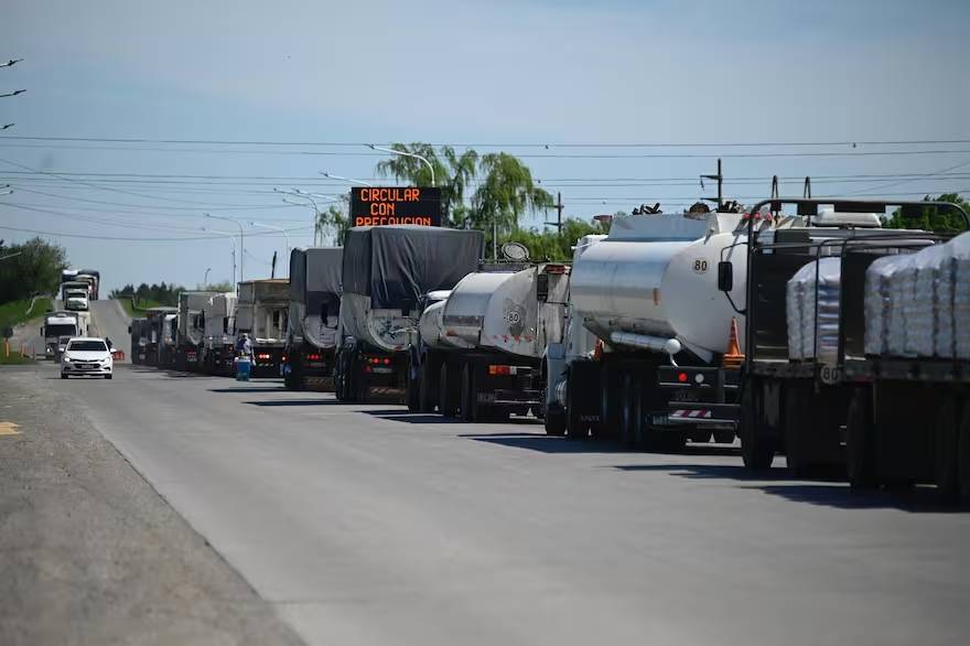aumento de camiones a puertos cerealeros tras la eliminación de retenciones