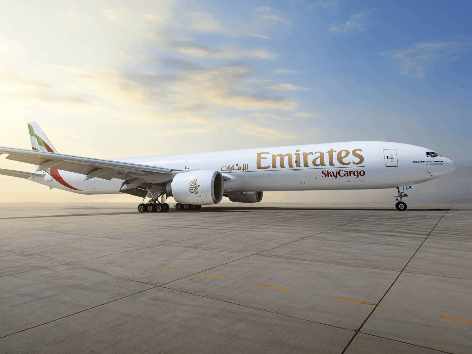 Boeing 777-300ERSF de Emirates SkyCargo en operación de carga aérea
