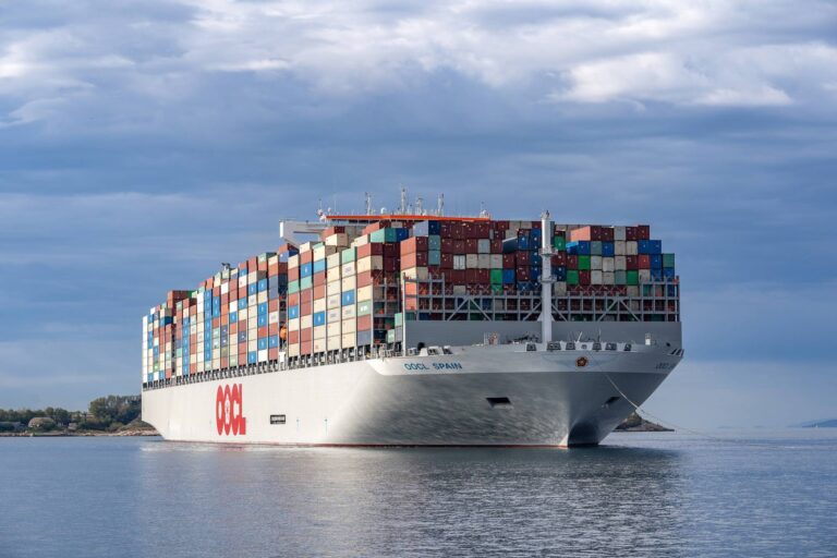 Ruta marítima China Argentina: buque portacontenedores de OOCL