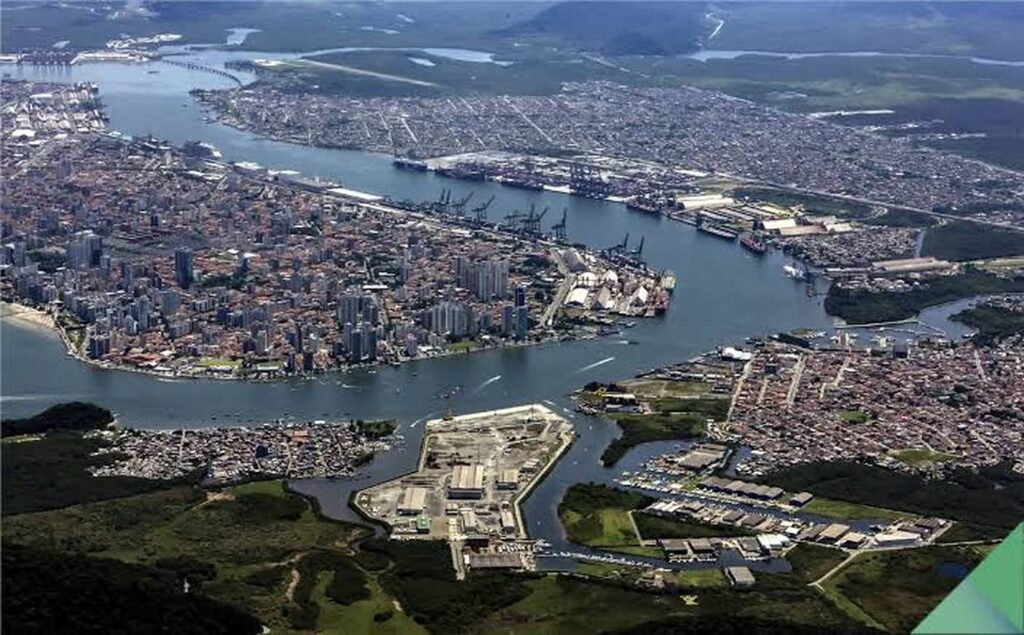 Puerto de Santos entre los mayores puertos de contenedores