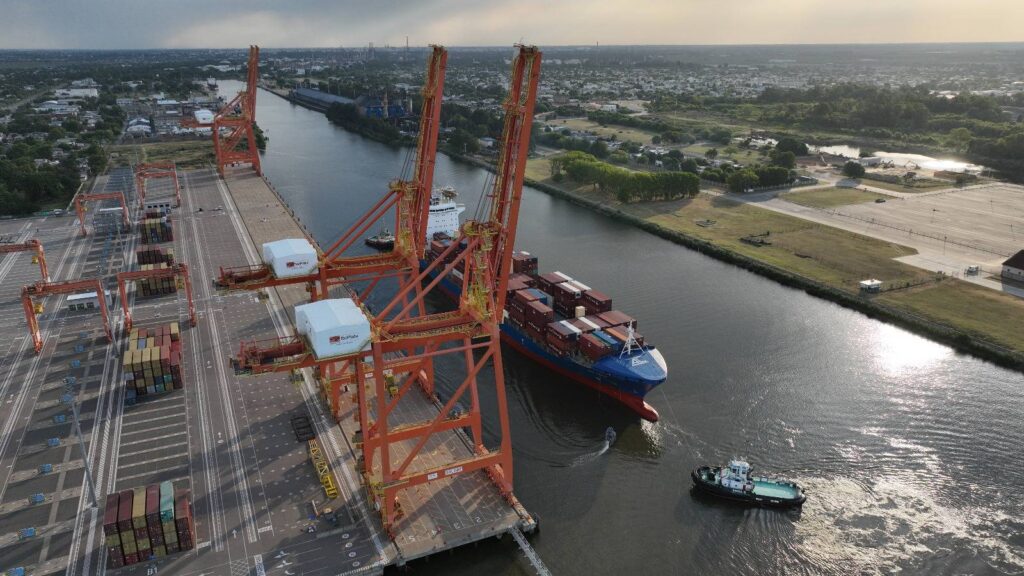 Terminal portuaria TecPlata Puerto La Plata.
