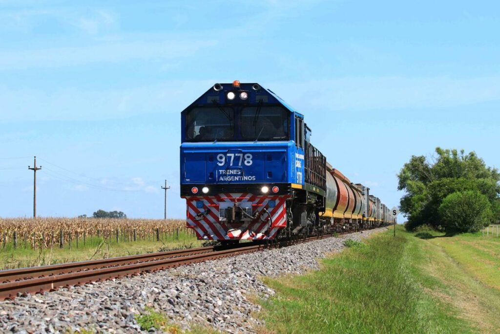 Nuevas reformas del transporte ferroviario para reducir costos logísticos.