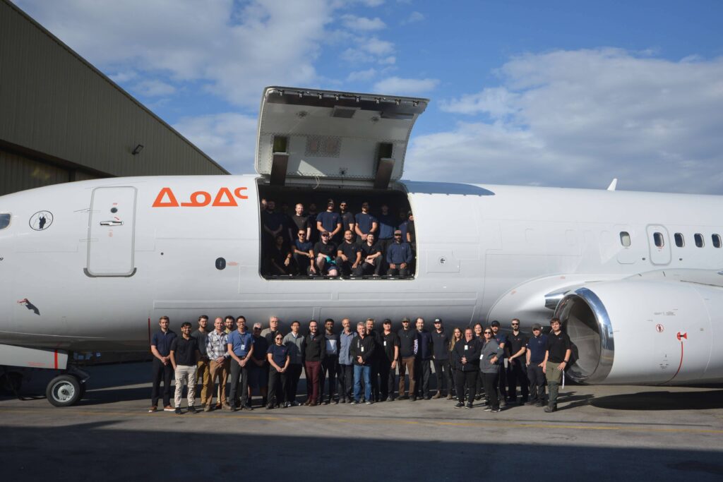Boeing 737-800 Combi certificado para transporte de carga y pasajeros