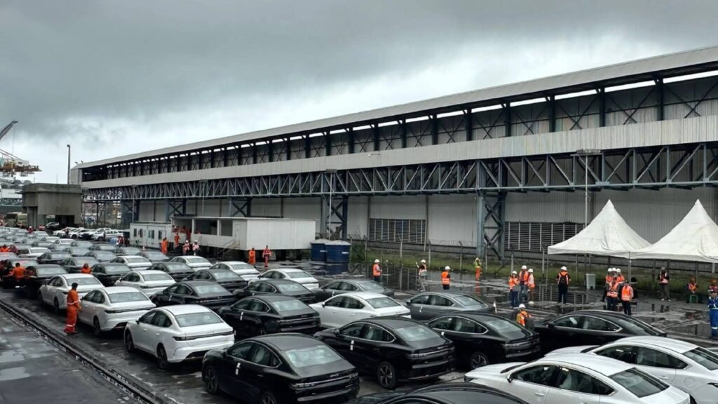 Barco BYD Zarate y cupo de autos electricos e hibridos en Argentina