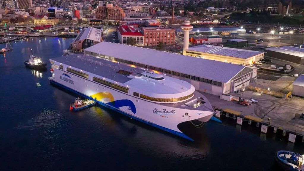 China Zorrilla durante su construcción en el astillero Incat de Tasmania