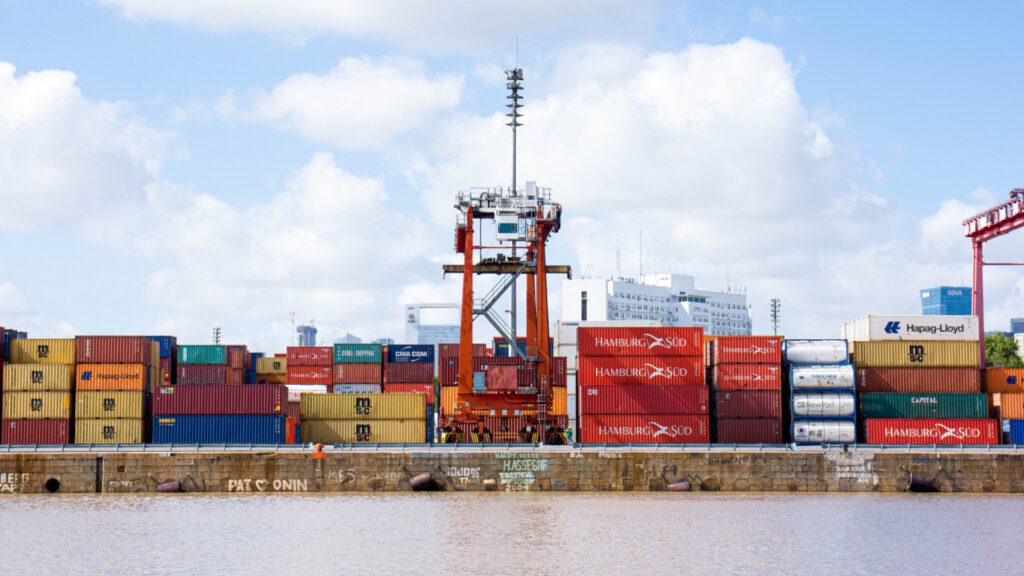 Canal rojo importaciones y control fronterizo en la Aduana argentina