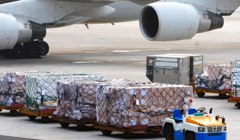 logística aérea para Vaca Muerta con vuelos privados de carga