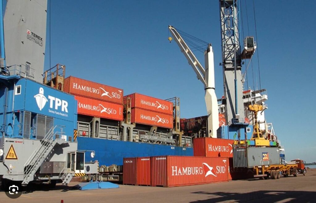  Contenedores en puerto argentino listos para ser despachados