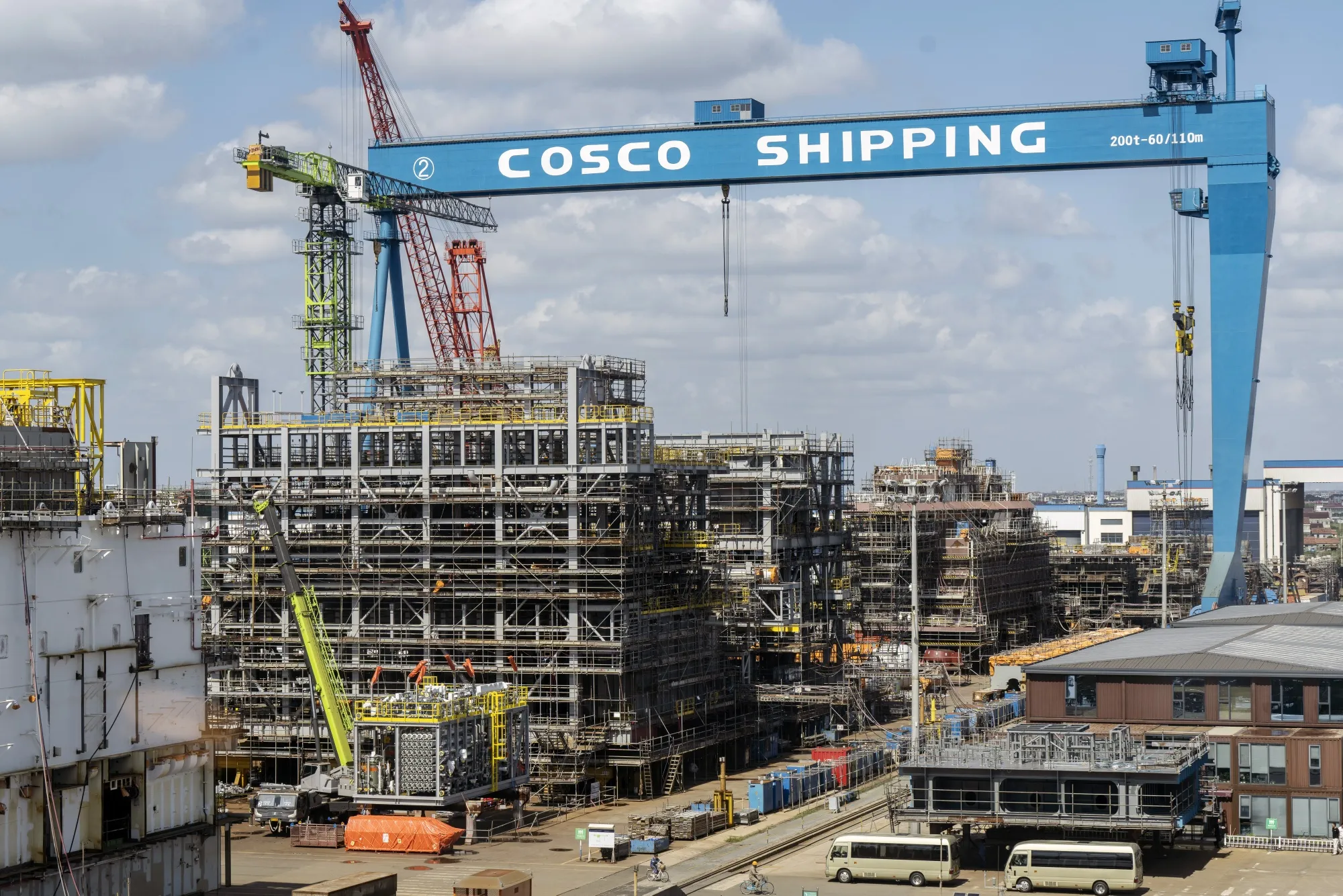Cosco encarga buques para modernizar su flota marítima