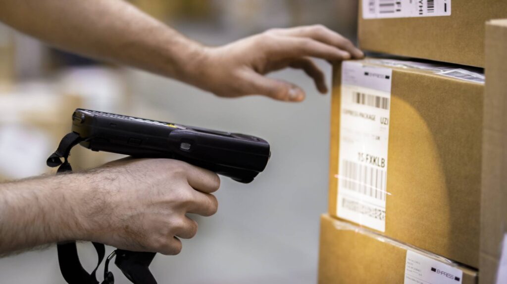 Control y trazabilidad de envíos internacionales por correo.