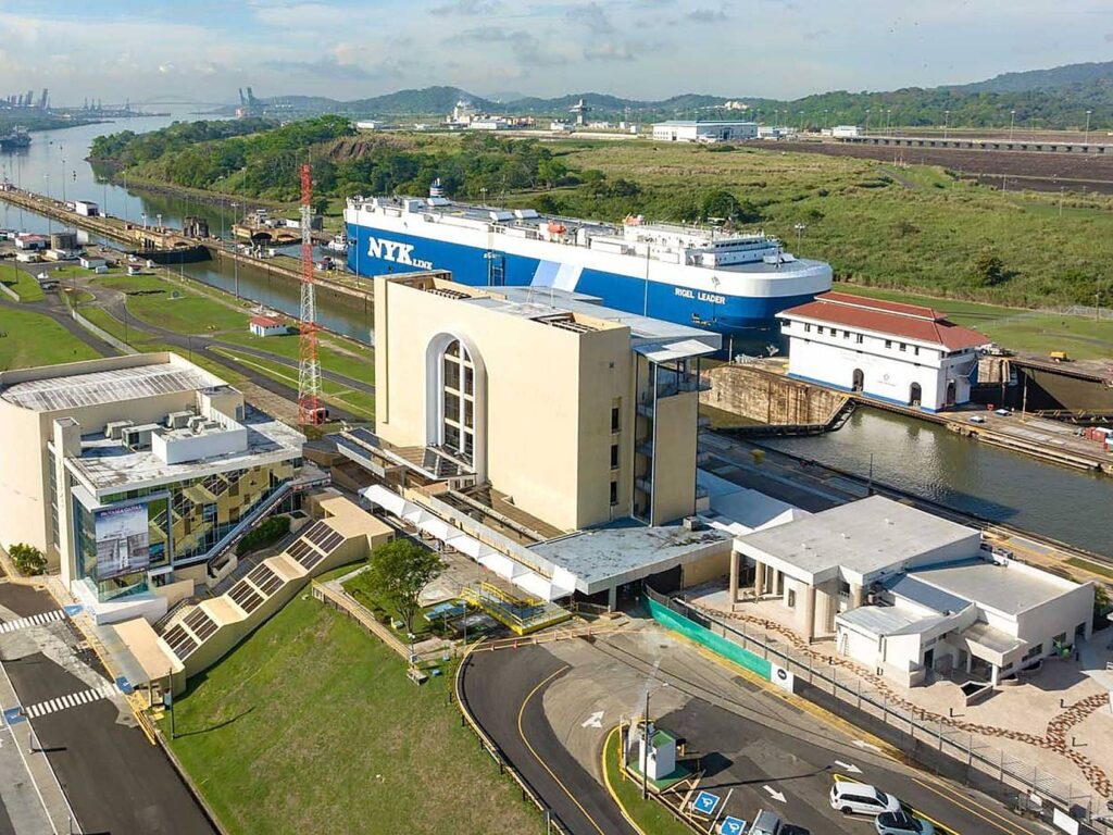 Canal de Panamá y rutas de carga de Sudamérica