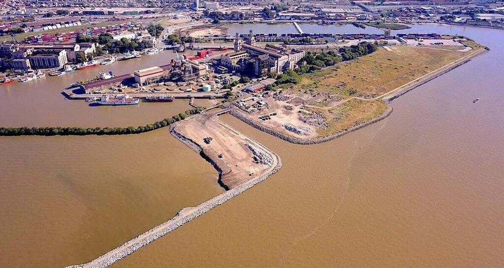 Vista aérea del Puerto de Buenos Aires durante la licitación de obras portuarias