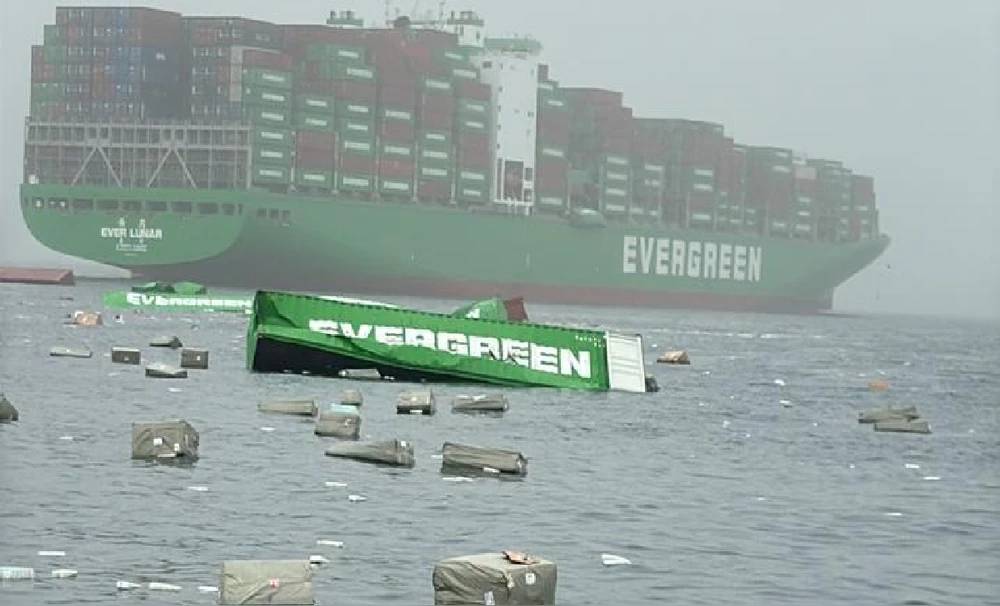 buque Evergreen en el puerto del Callao durante incidente marítimo en Perú