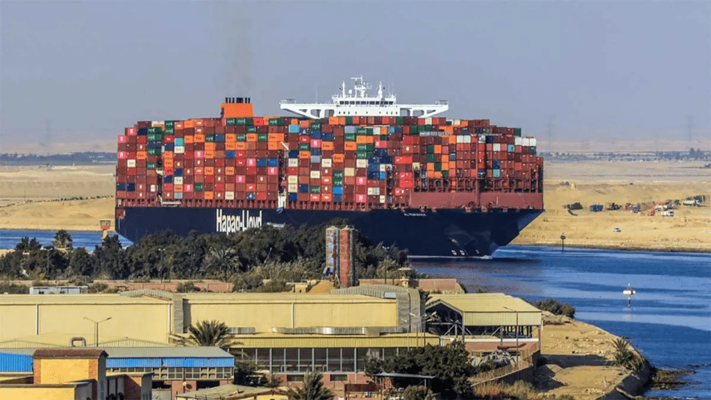 “Tráfico Canal de Suez: portacontenedores y operación logística marítima”