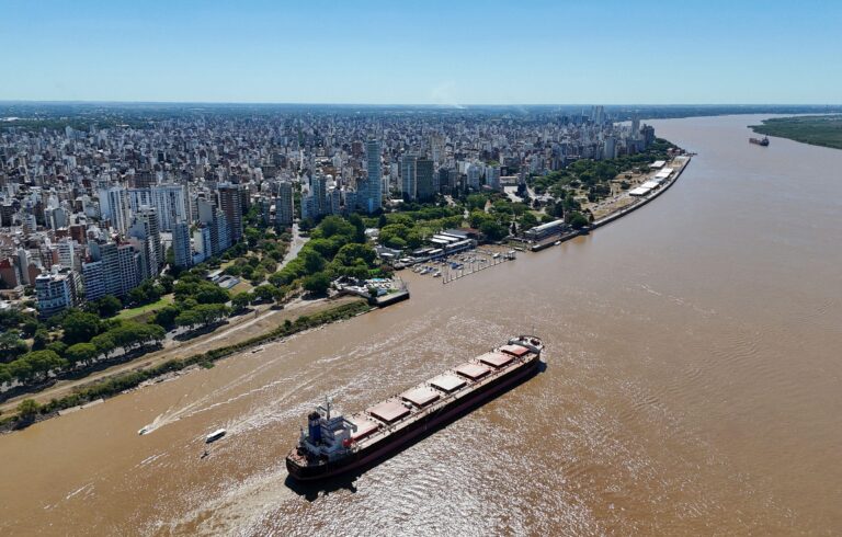 Nuevo control de la Hidrovía argentina y sus operaciones portuarias.