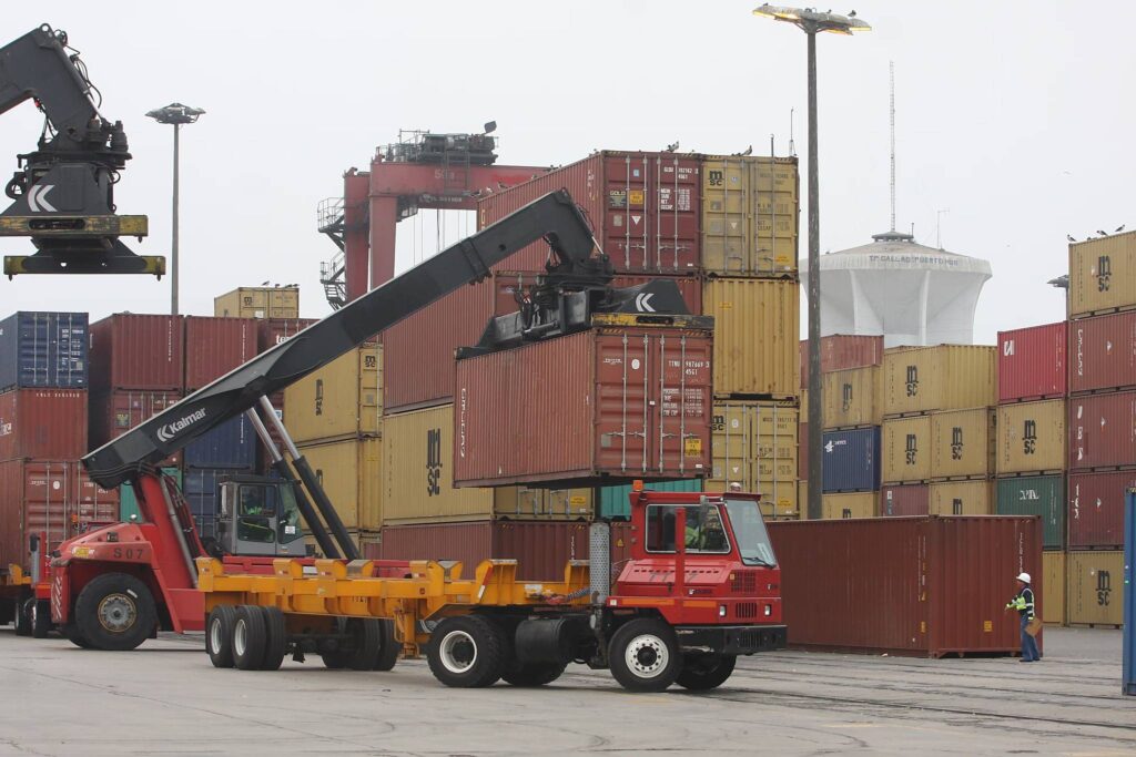 Superávit comercial impulsado por las exportaciones argentinas