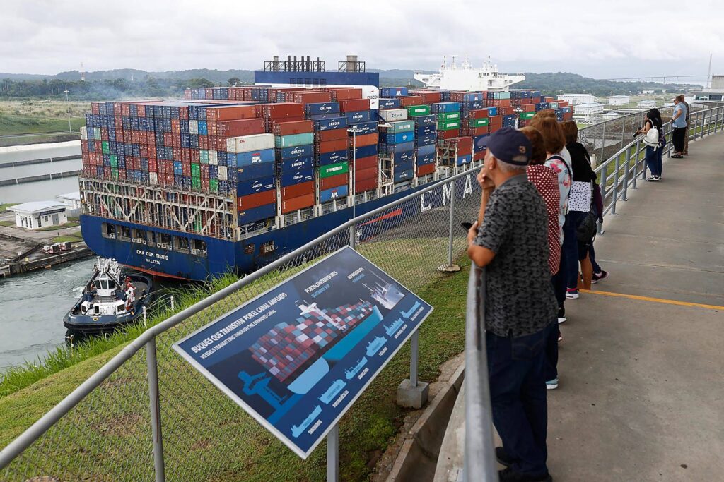 Canal de Panamá reduce tránsitos por falta de lluvias