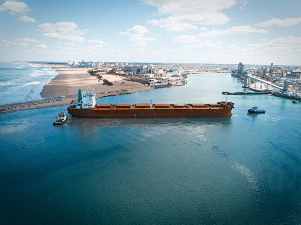 Puerto Quequén cinco buques Panamax simultáneos