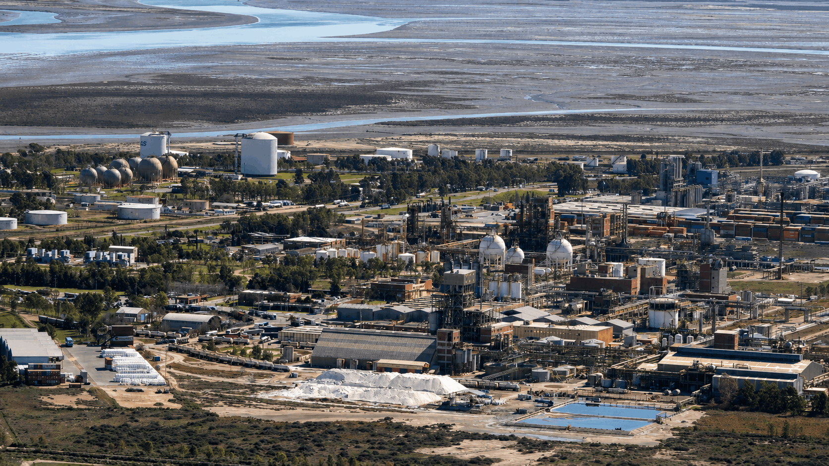 Bahía Blanca lidera las exportaciones petroquímicas argentinas