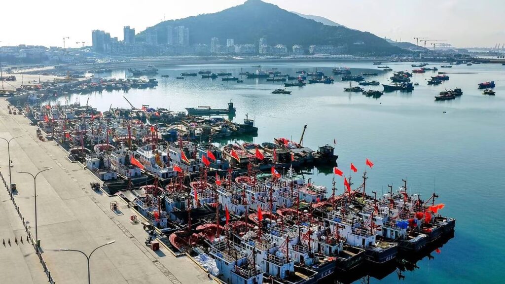Congestión portuaria en China con buques esperando en Shanghái