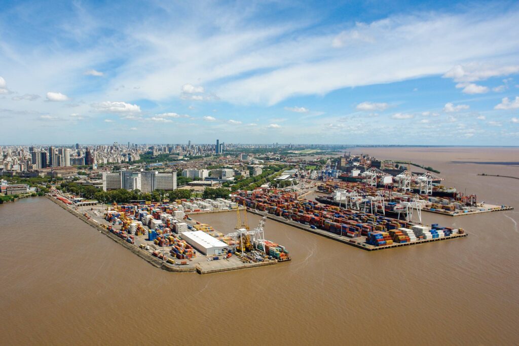 uerto de Buenos Aires, destino de la ruta marítima China Argentina