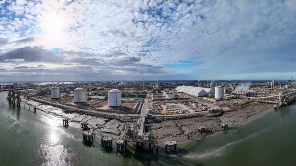 : logística argentina para la exportación de crudo desde Puerto Rosales