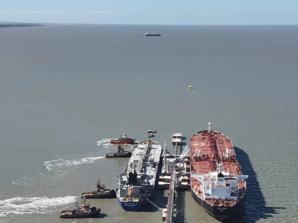 puertos bonaerenses 2025 con terminal de petróleo en Coronel Rosales