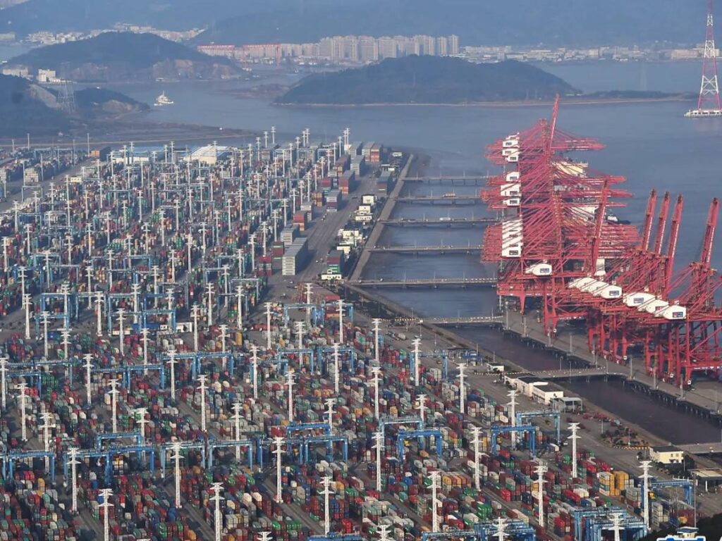 Congestión portuaria en China y cargas marítimas hacia Argentina