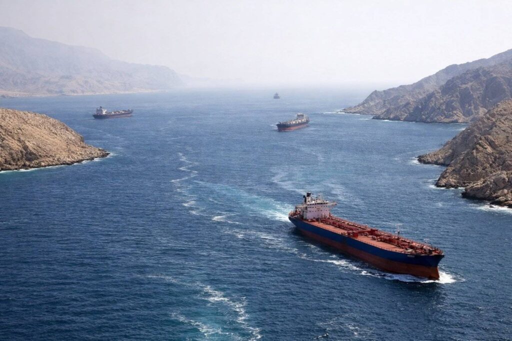 “riesgo marítimo Ormuz y buques mercantes en el estrecho